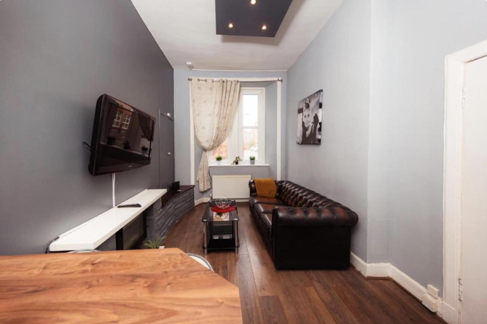 Warm Apartment By Holyrood Palace! Edinburgh Exterior photo